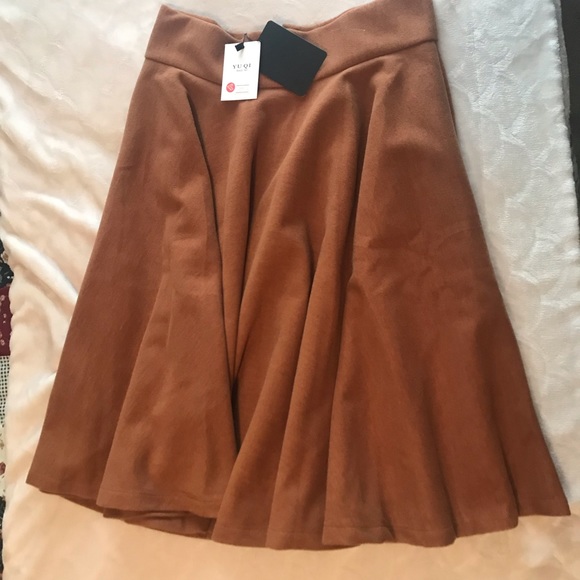 Skirt - Picture 2 of 4